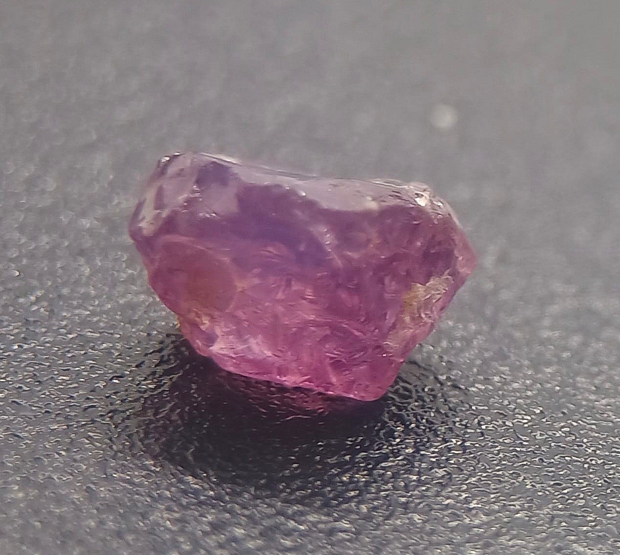 NATURAL AUSTRALIAN Spinel Fancy Vivid Lavander Purple 2.11ct Tasmanian Rough Gem