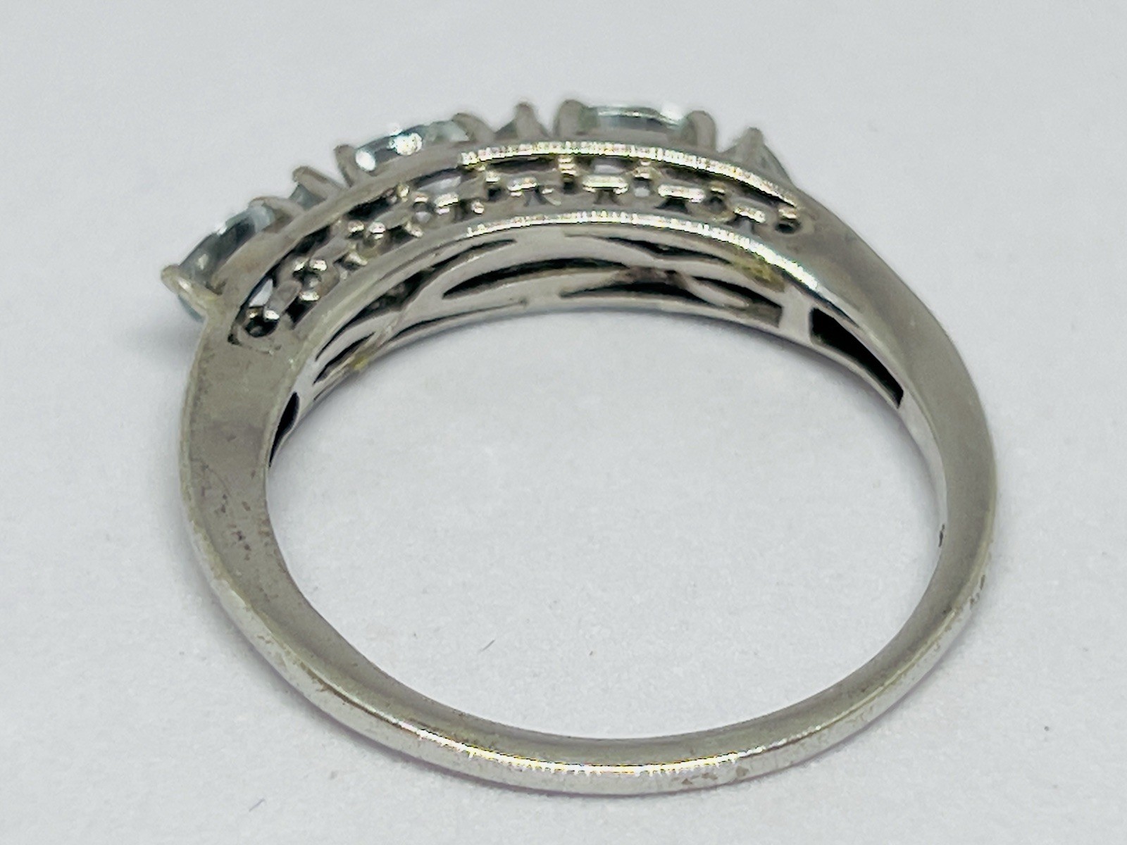 STS 925 Silver Very Light Blue Aquamarine Trillion Gemstone Band Ring Sz 9