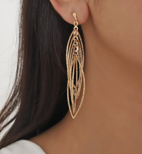 Clip On Hoop Earrings Drop Dangle Gold Tone Intertwined Round Chunky Earrings 2″