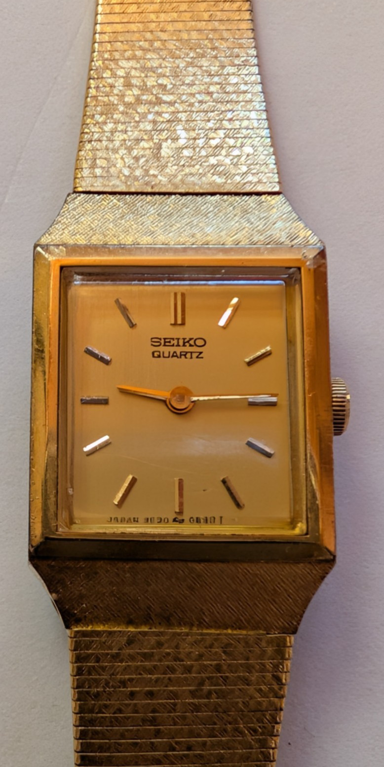 Seiko Quartz Women’s Gold Analog Square Wristwatch Stick Indexes