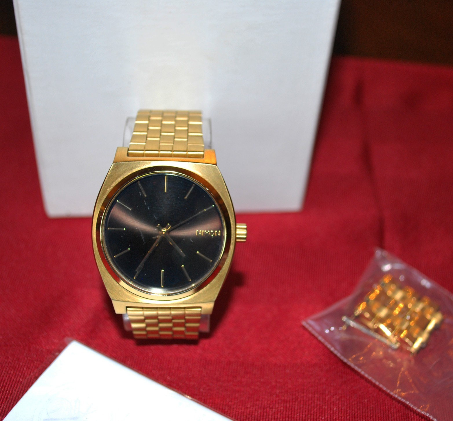 Nixon The Time Teller All Gold Stainless Steel Men’s Dress Watch in Gold/Black