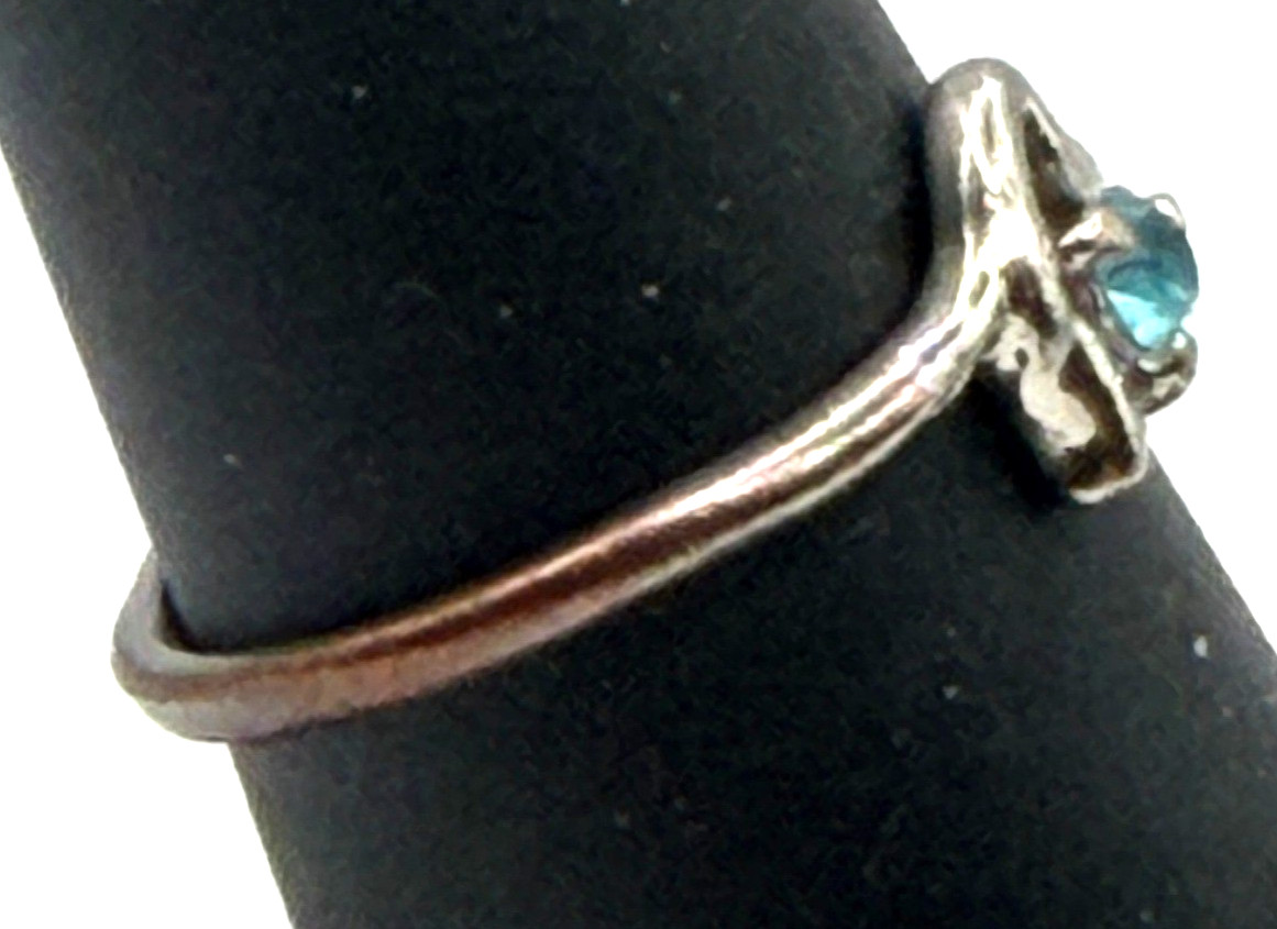 Aqua Blue Stone Solitaire Ring Size 7.25 Minimalist Silver Tone Dainty