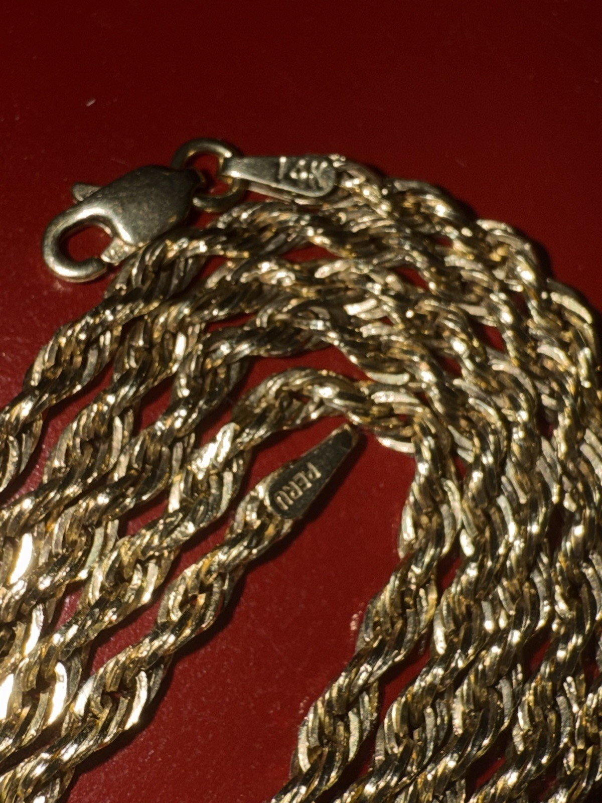 14k yellow gold chain Peruvian style 2.7 grams 20inches