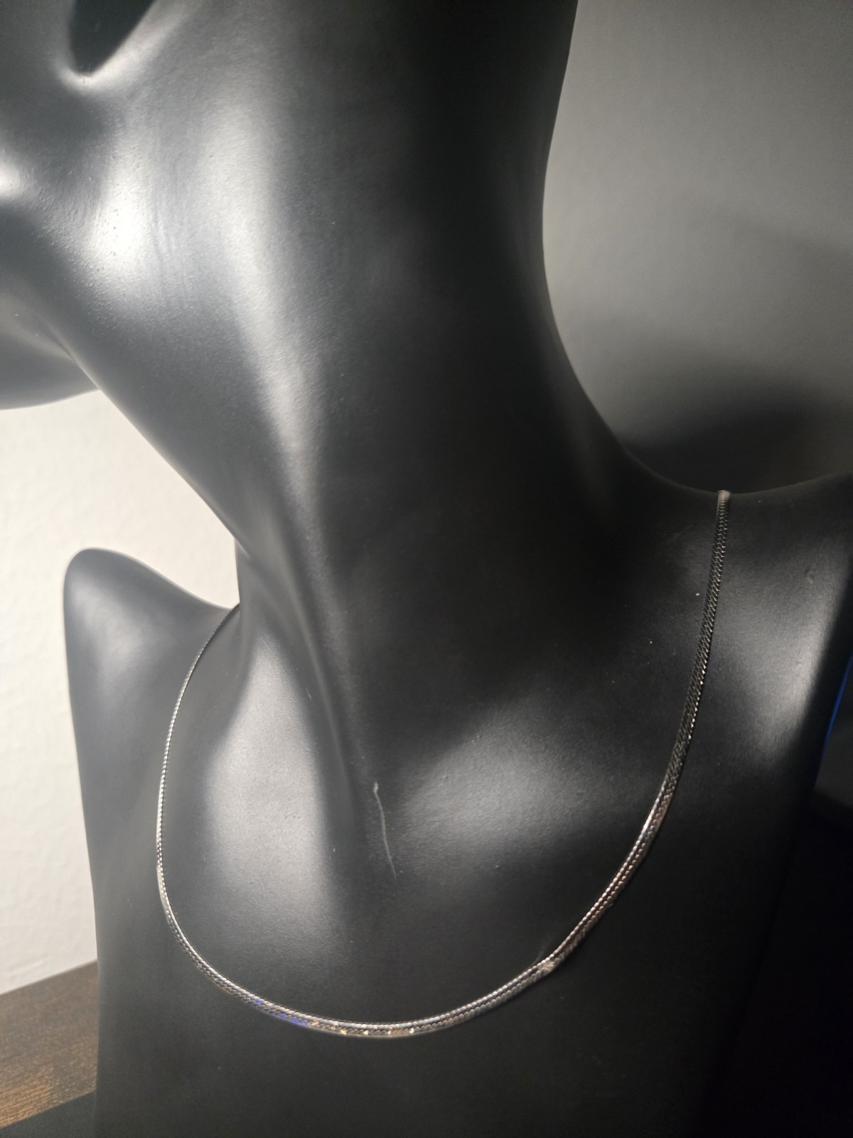 14K White Gold Herringbone Chain Necklace w Spring Ring Clasp 16″