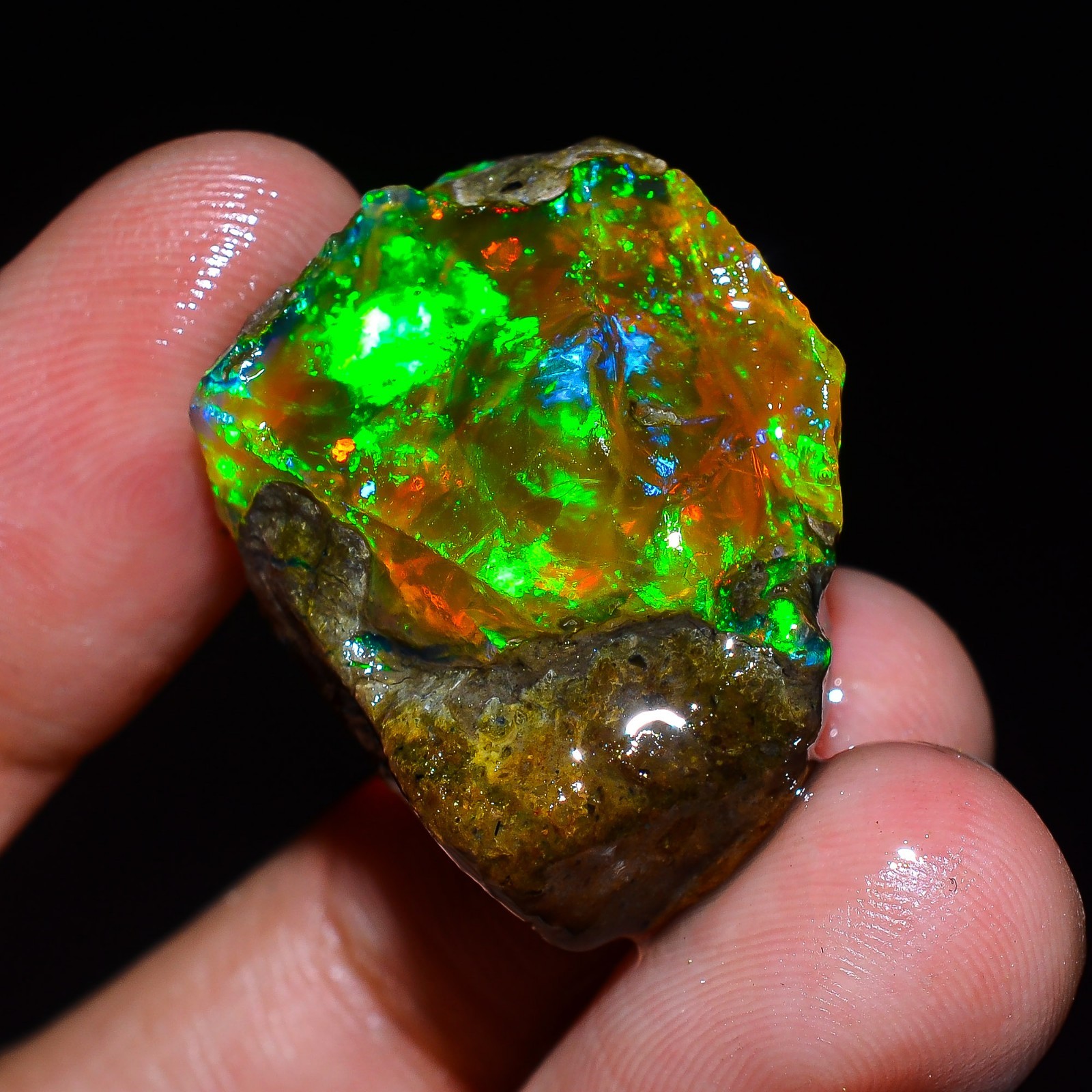 32 Ct Natural Fire Ethiopian Opal Oil Rough Gemstone For Jewelry 25x21x14 mm