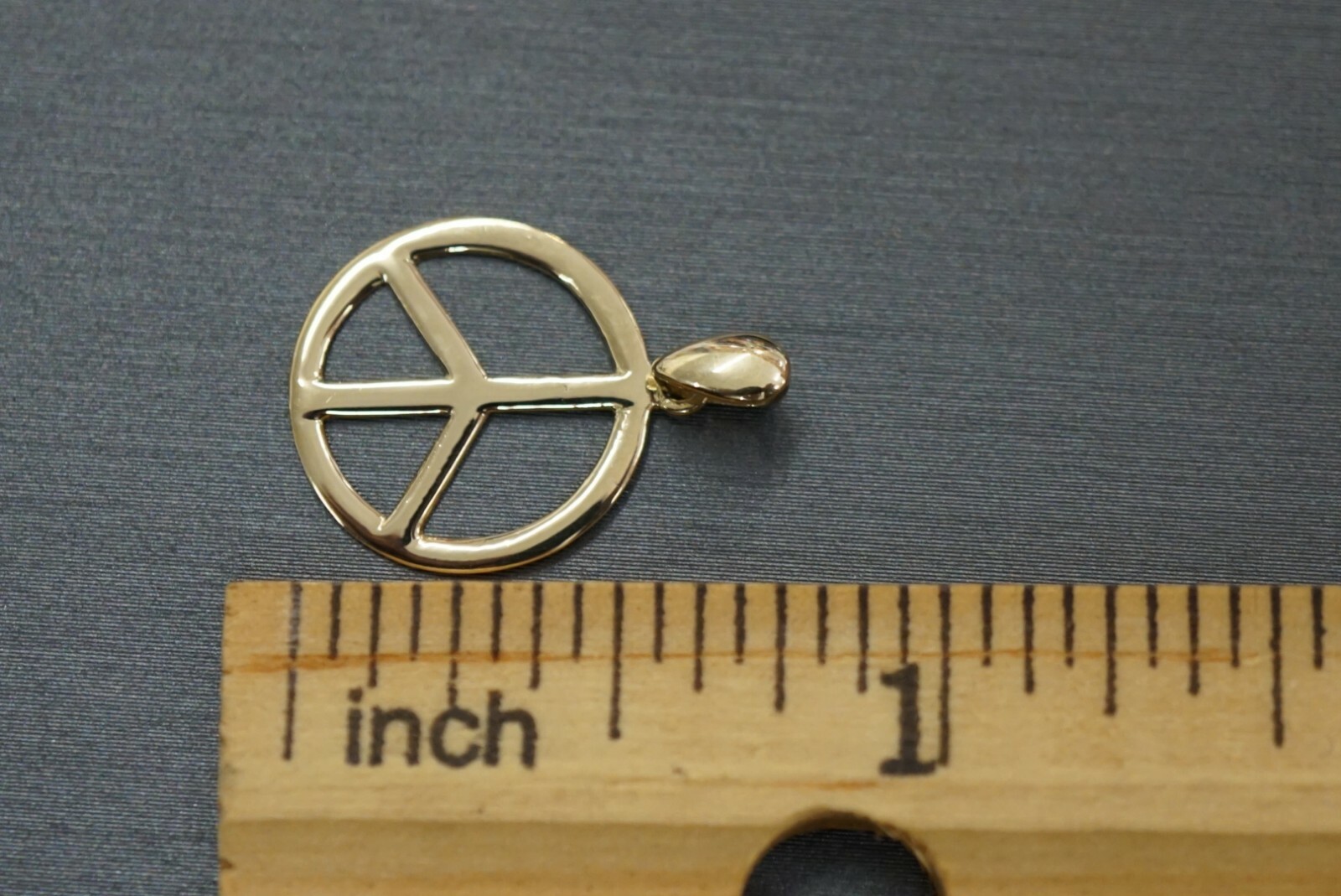 14K Solid Yellow Gold Polished 0.75″ Small Peace Sign Charm Pendant.