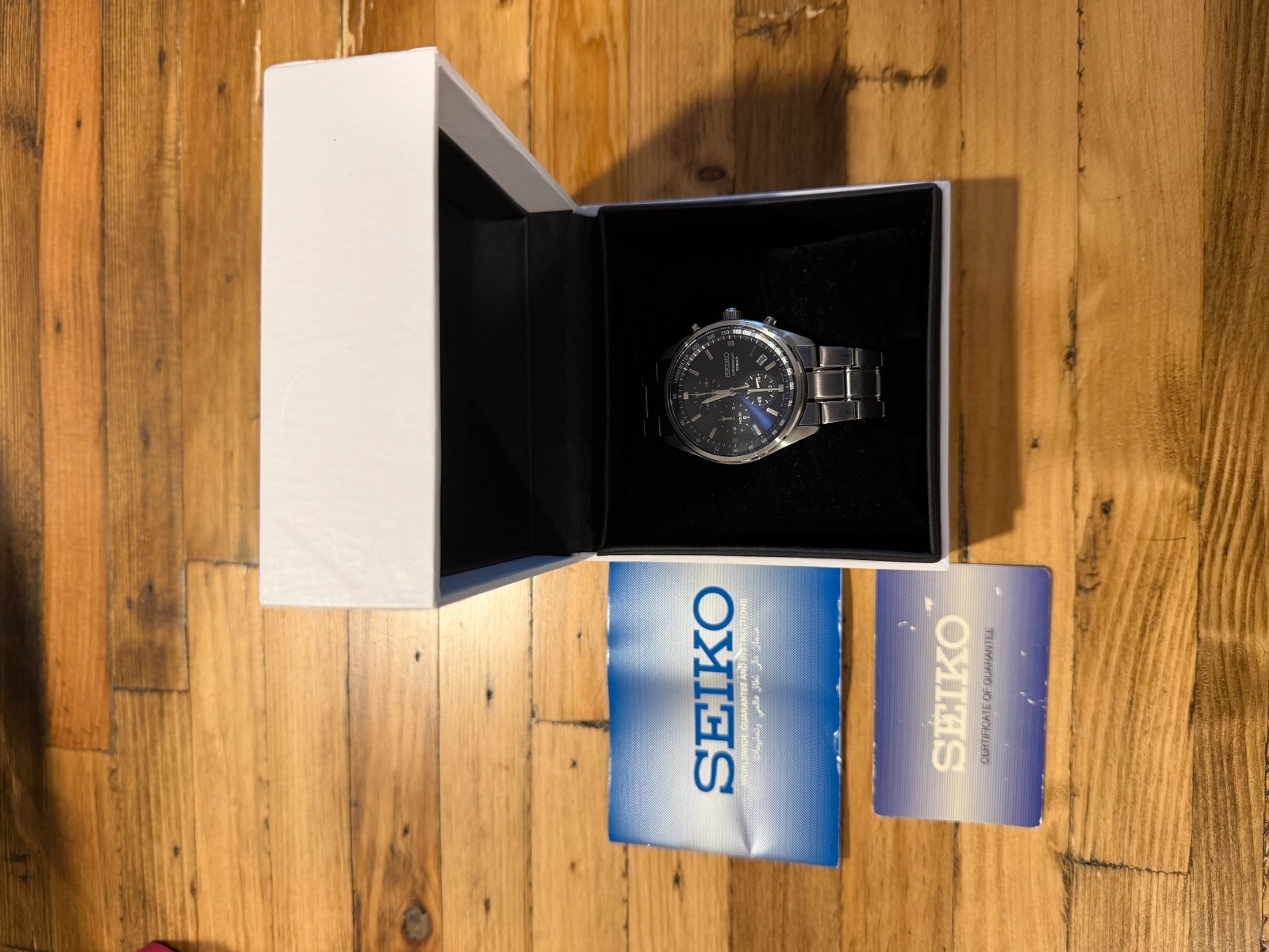 Seiko SSB377P1 Men’s Quartz Chronograph Blue Dial 100M Box Papers Warranty