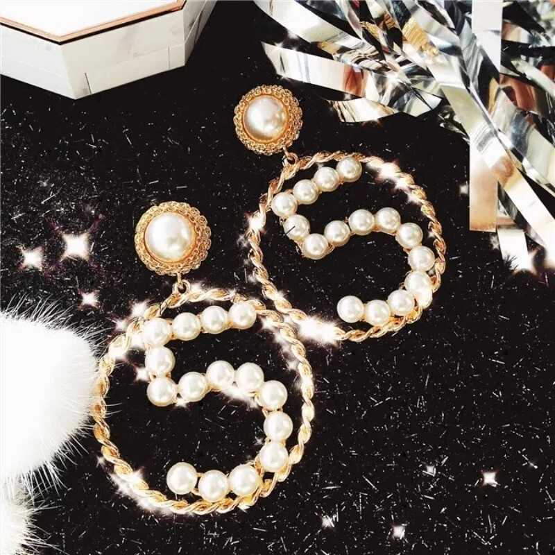 Texture Simple Metal Woven Hollow Ring Earrings Number 5 Pearl Earrings Female