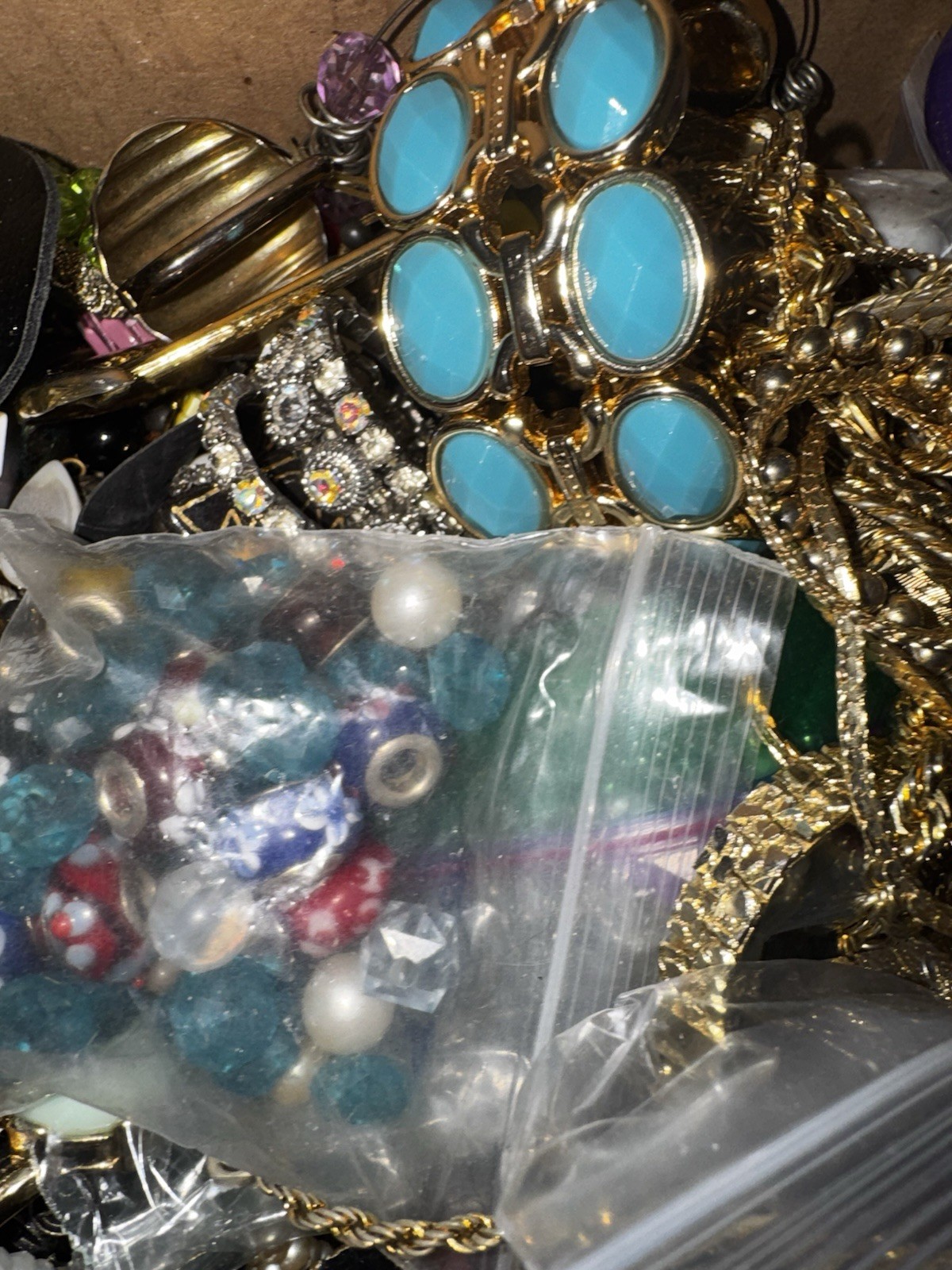 21+ Lbs Junk Drawer Goldtone Wear Craft Repair Unknown Vtg Mod Jewelry Lot DAUS+
