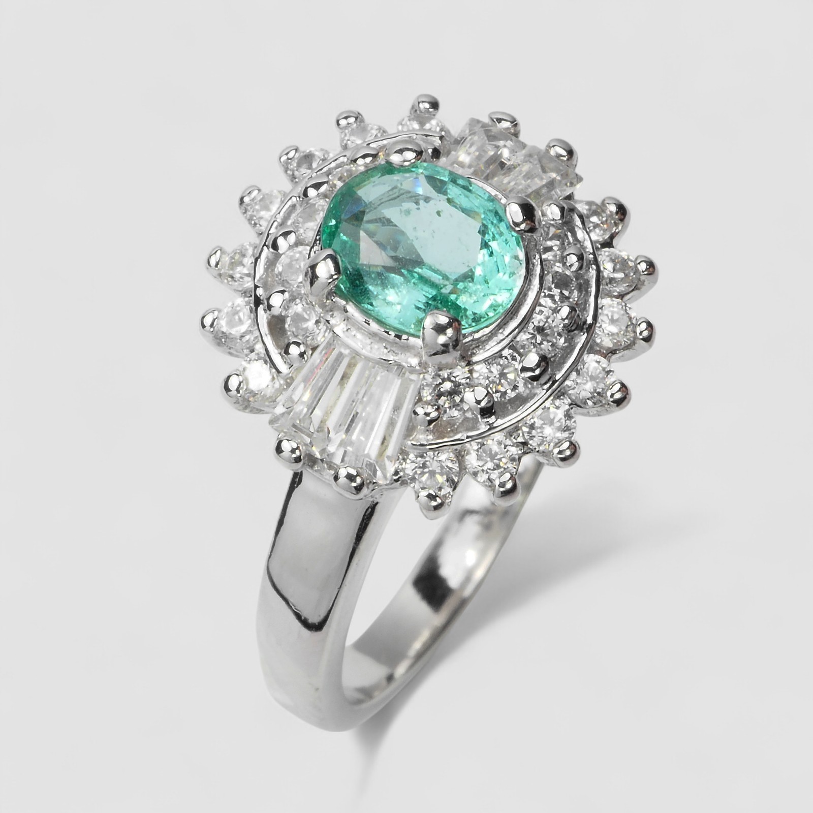 Delicate Neon Emerald Colombian 925 Sterling Silver Handmade Fine Rings Size 7.5