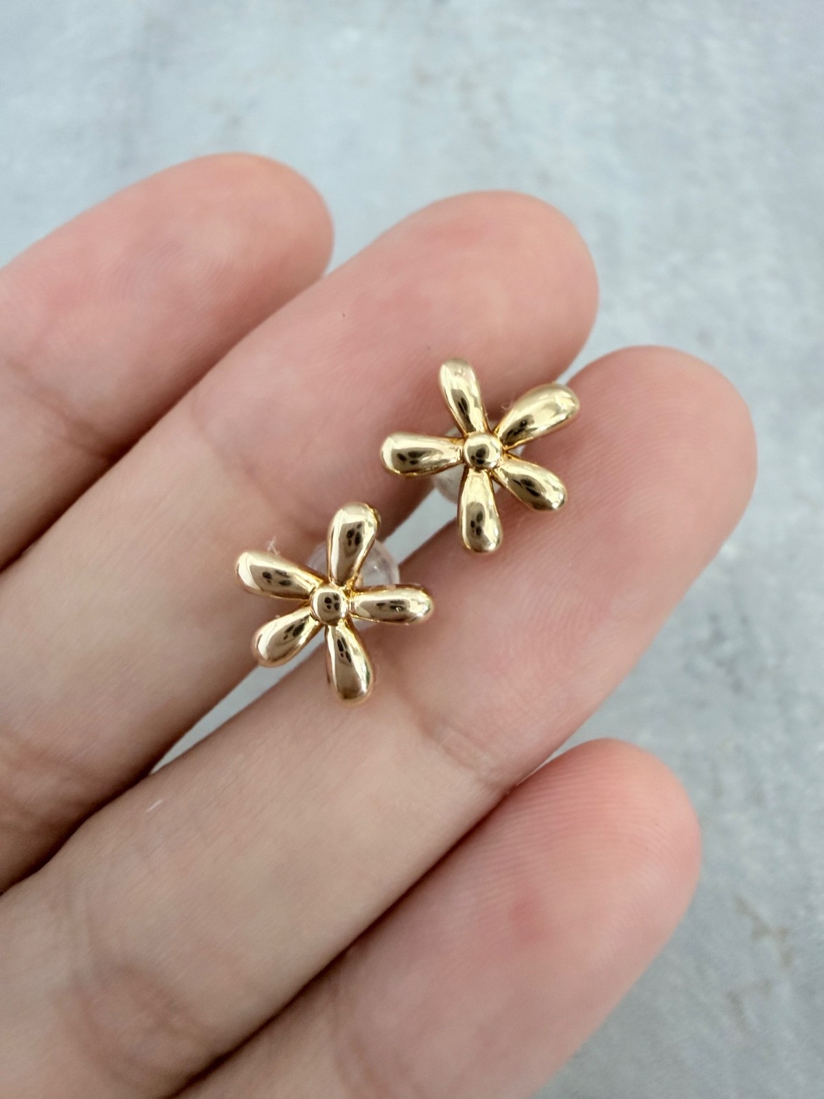 18ct Yellow Gold Lucky Daisy Flower Stud Earrings 10mm Hallmarked AU750 Pair