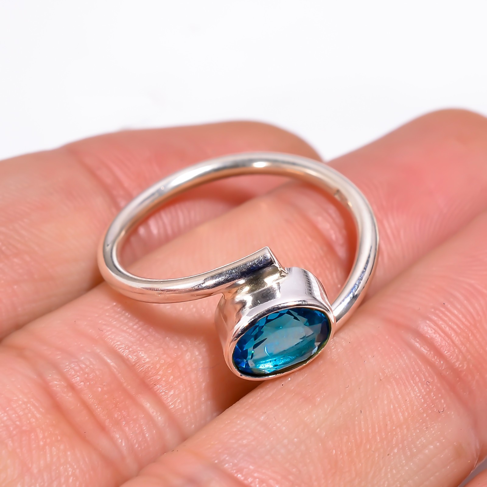 Swiss Blue Topaz Gemstone Jewelry 925 Silver Statement Ring For Birthday Gifts