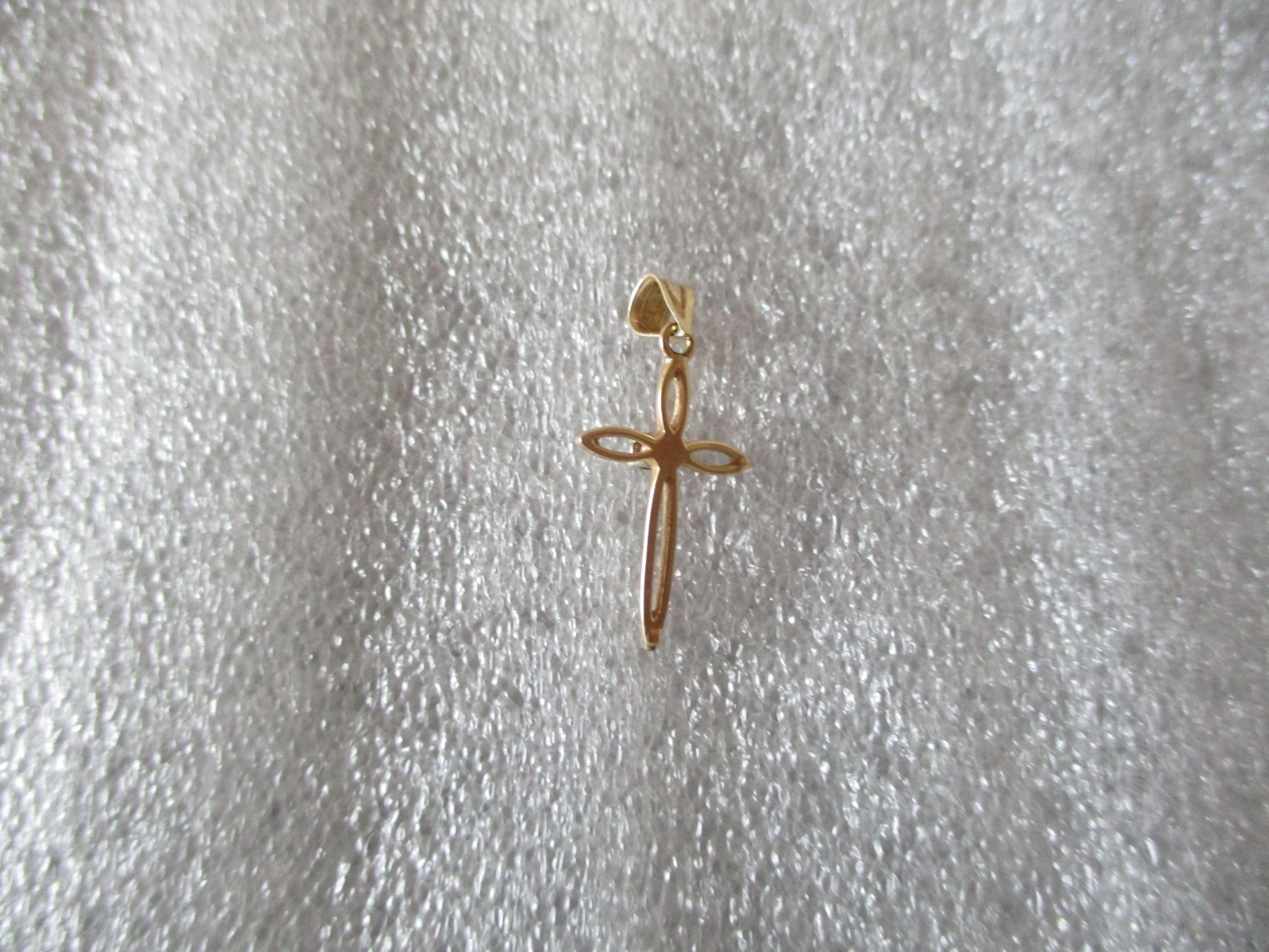 14K YELLOW GOLD MICHAEL ANTHONY DIAMOND CROSS PENDANT – 0.65g