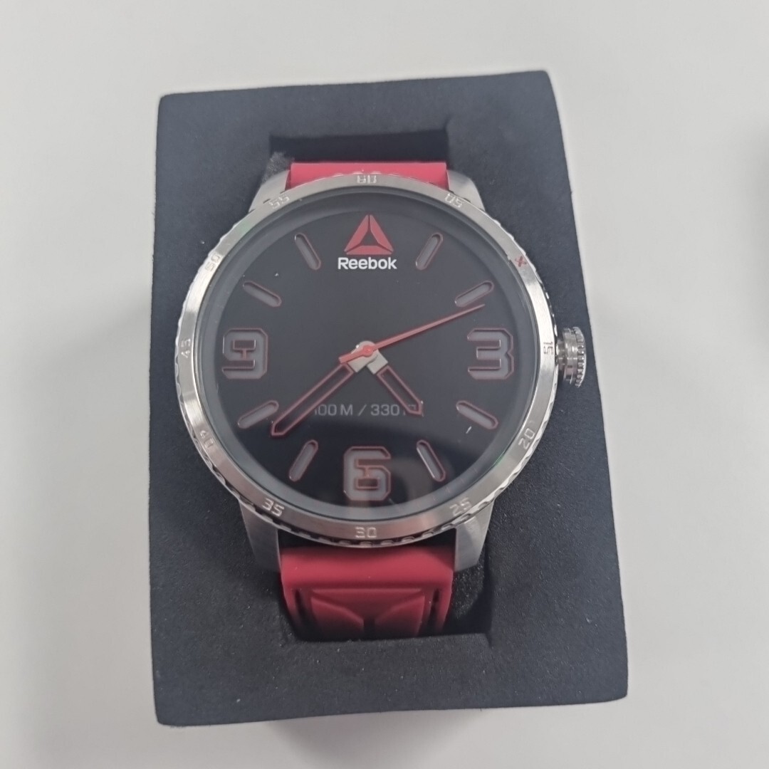 Reebok Stride Wristwatch 47mm Silver/Red Men’s Sport Watch RD-STE-G2-S1IR-BR New