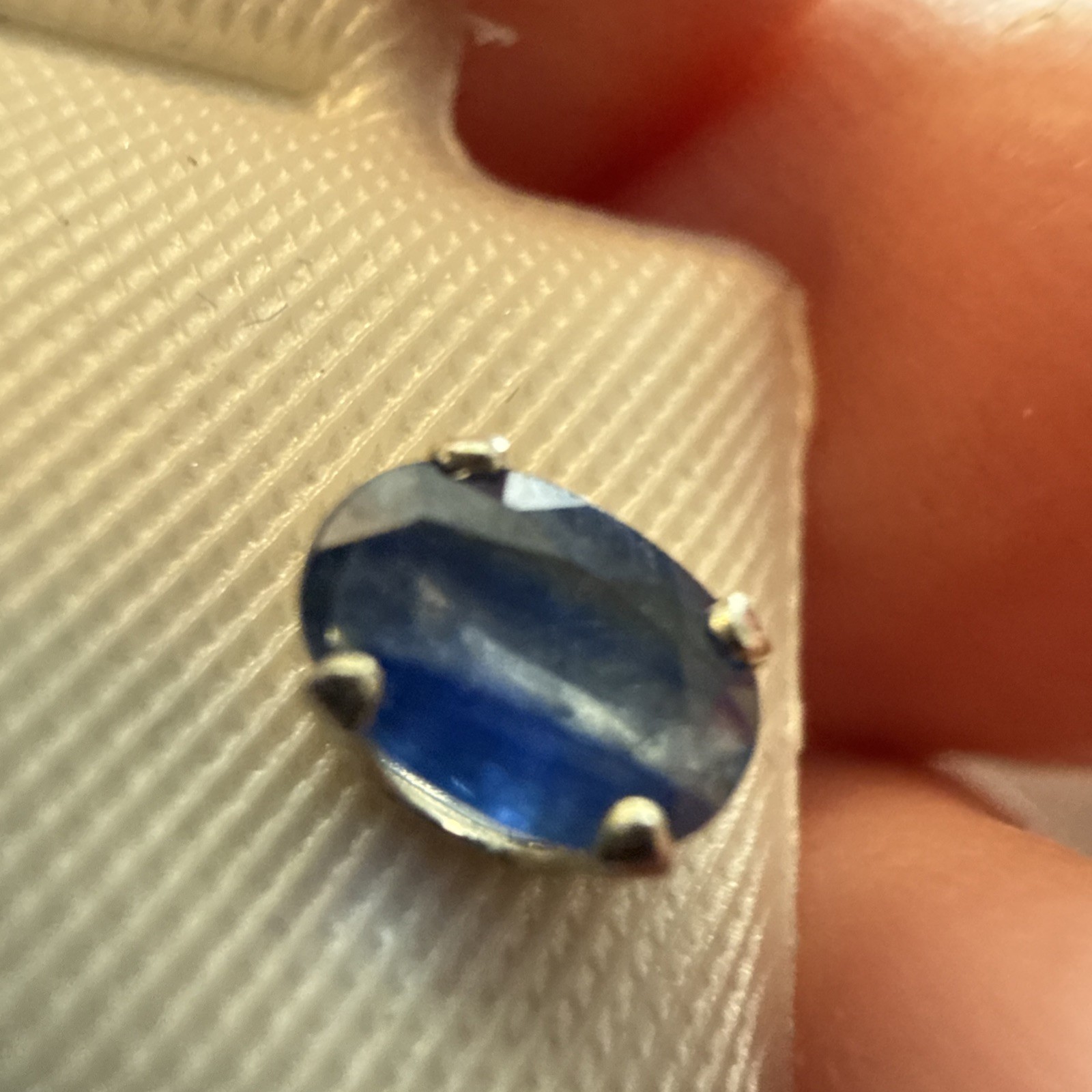 Genuine Sapphire Oval Basket set Stud Earrings in Sterling Silver Canada 6×4 E20