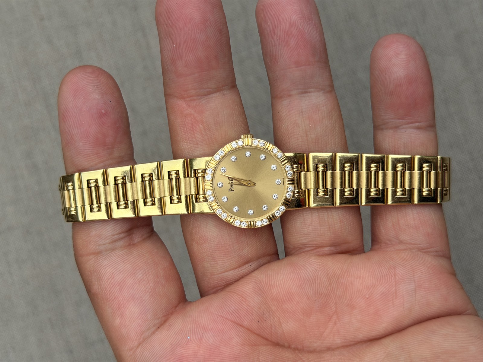 Piaget Dancer 80564 K 81 – 18k Gold, Quartz ladies watch