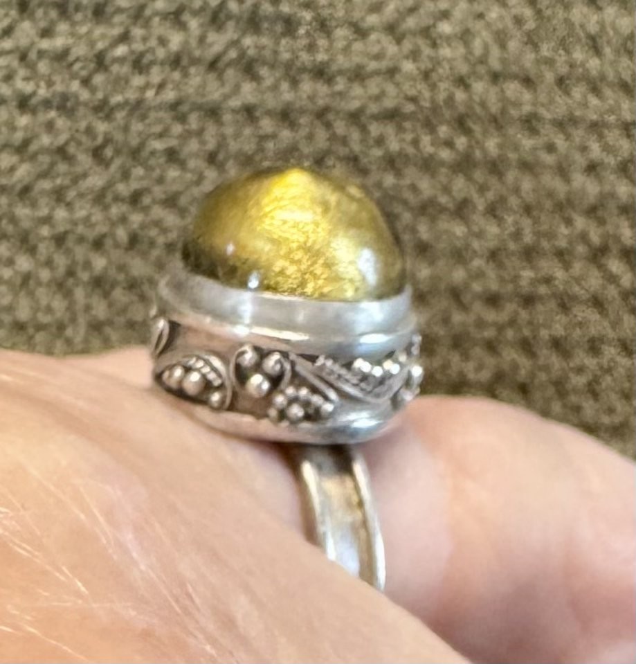 Interesting ornate sterling silver ring with stylish gold glass dome sz 7
