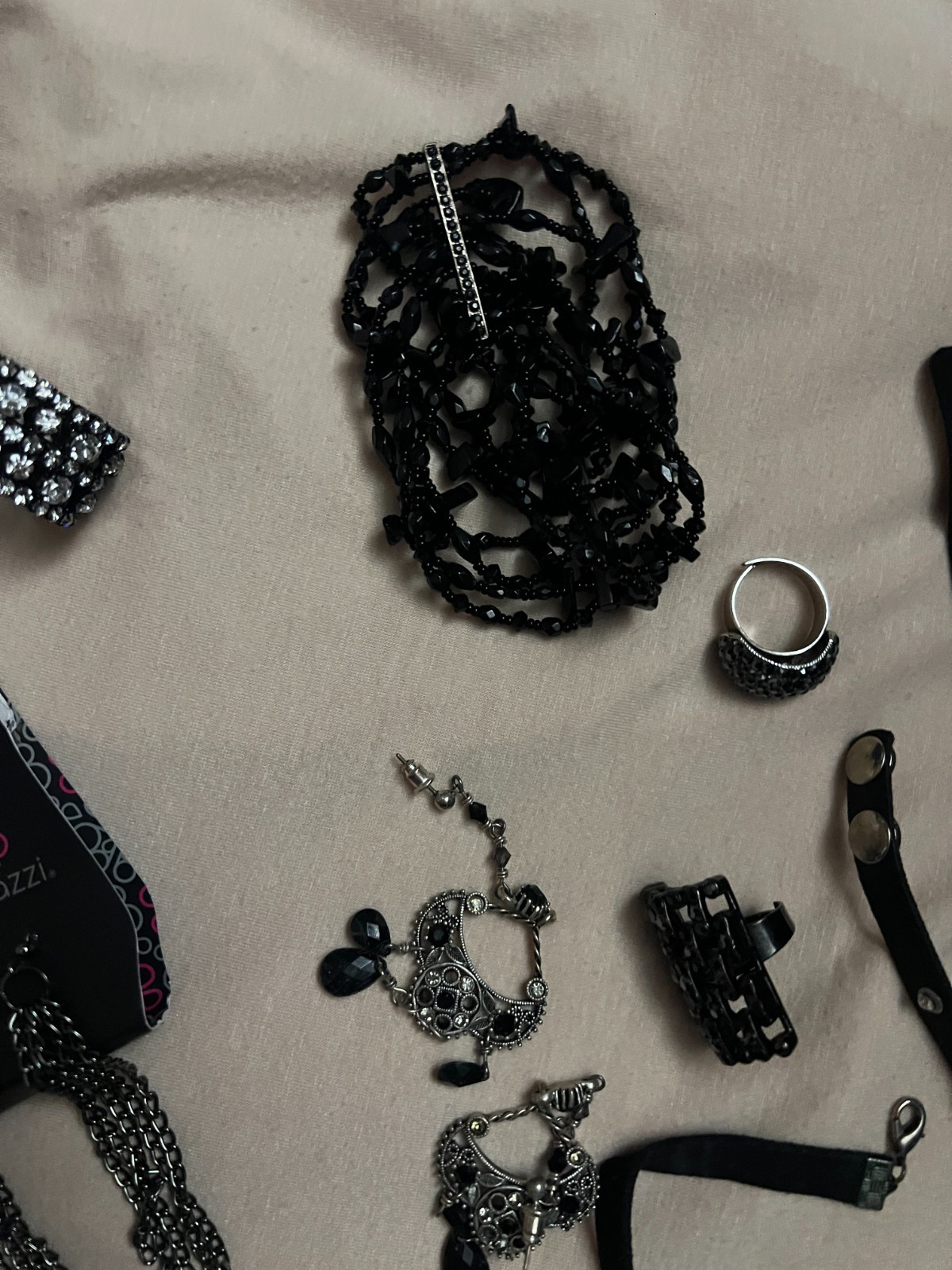 costume jewelry lot 22 pieces Black Wearable