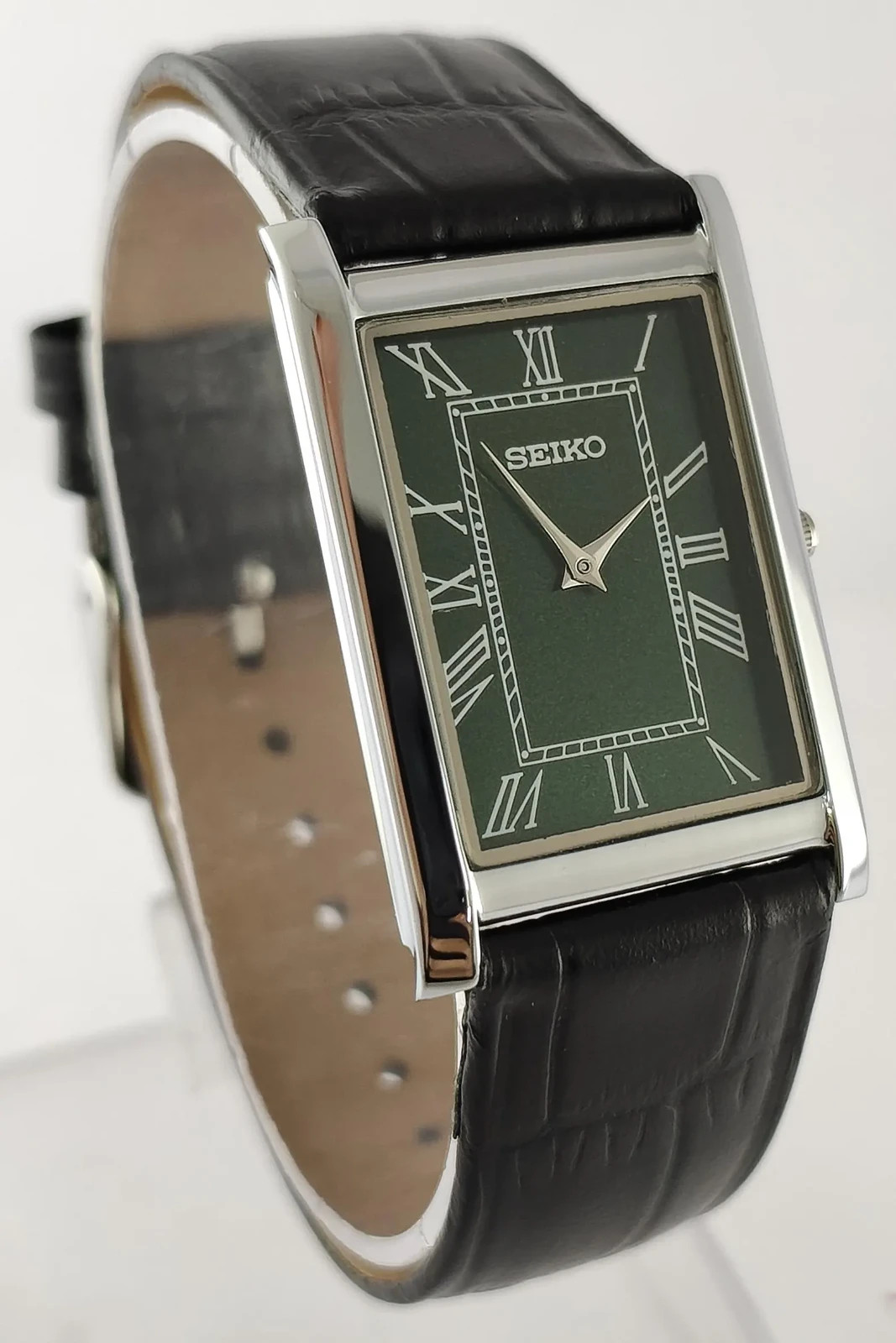 Vintage Seiko Slim Quartz Men’s Classic Wrist Watch-Leather Strap