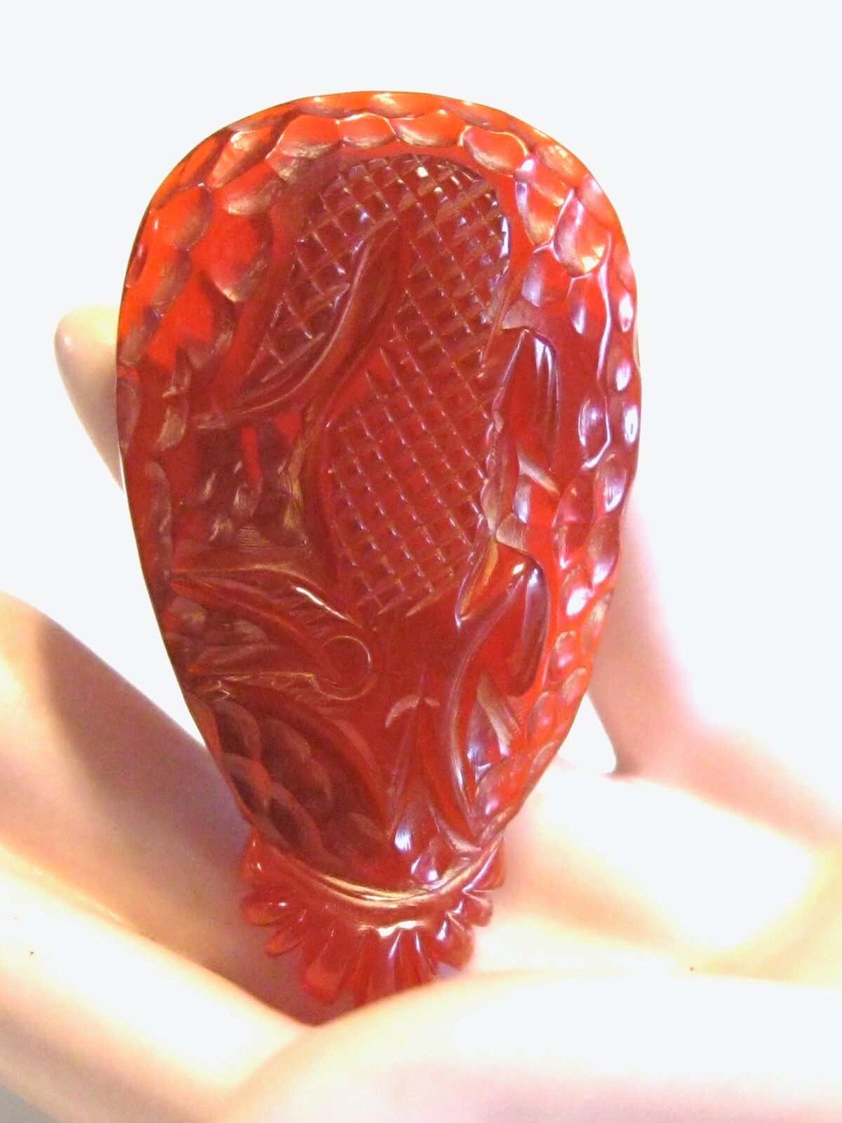 RARE VINTAGE 1930’s CARVED PINEAPPLE & CRITTER ORANGE JELLO BAKELITE DRESS CLIP