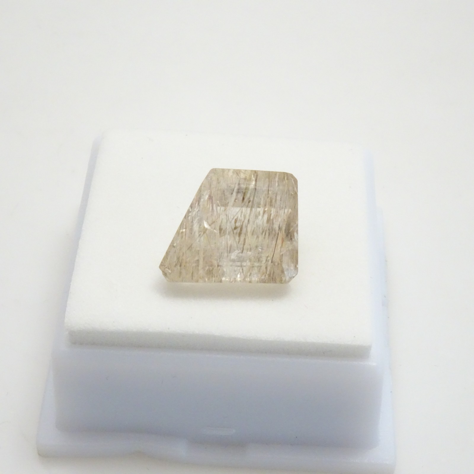 Gold Rutilated Quartz Specialty Zig Zag Cut – 9.55ct – 12x15mm – Loose Gemstone