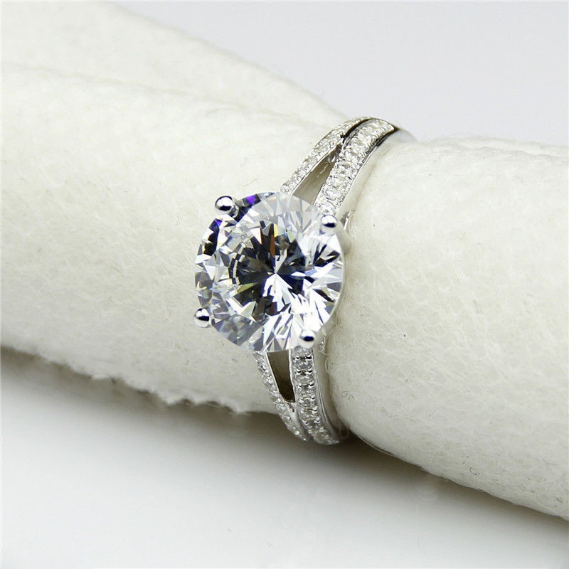 Round cut Lab Grown Diamond Wedding Ring 14K White Gold 2.00 Carat