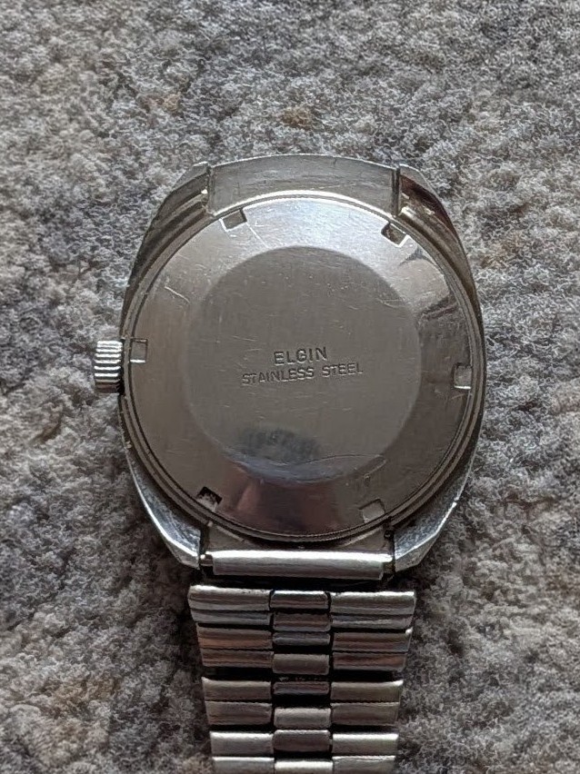 Vintage Swiss ELGIN men’s automatic watch day/date 1970s snow flakes texture